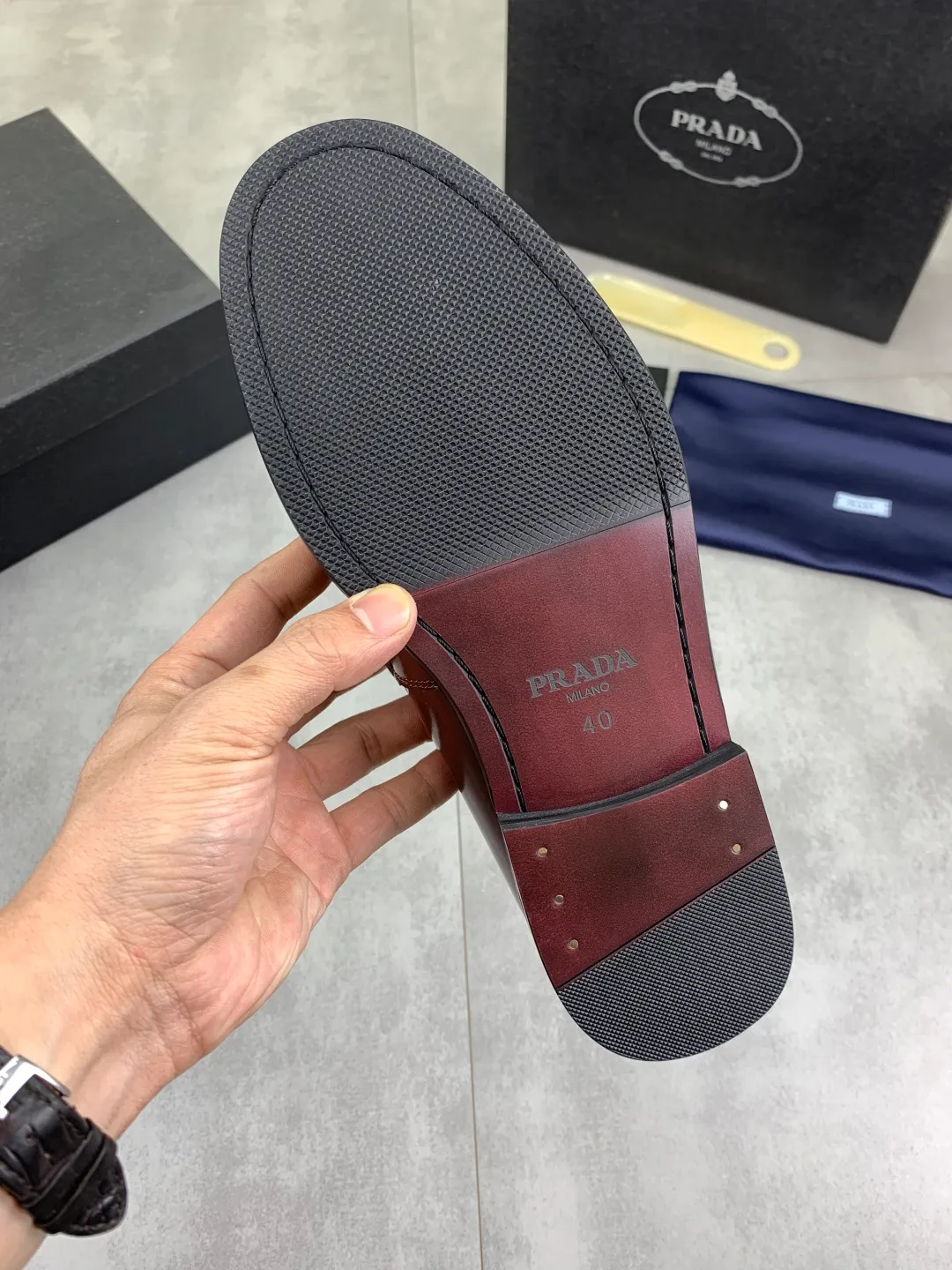 Men's men's shoes P560 new style 💰 💎💎💎 water-dyed cow lining original order quality PRADA —🆘.Prada original order purchasing, high-end business leather shoes, fabric: imported from Italy calfskin ➕ water-dyed cow lining / cowhide lining ➕ special original outsole, fine workmanship, real thing ^_^ Photographed 🎬size: 38-45